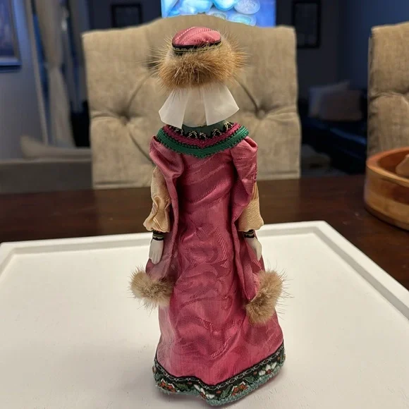 Vintage 9.5” Handmade Porcelain“CONE DOLL” Russian Fur Accents - Picture 8 of 16
